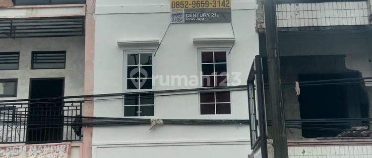 3-Story Shop House on Jalan Ahmad Yani Serang, Strategically Located