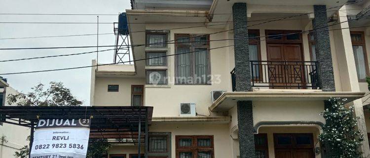 Hunian 2 Lantai Semi Furnished Rahayu Residence 1