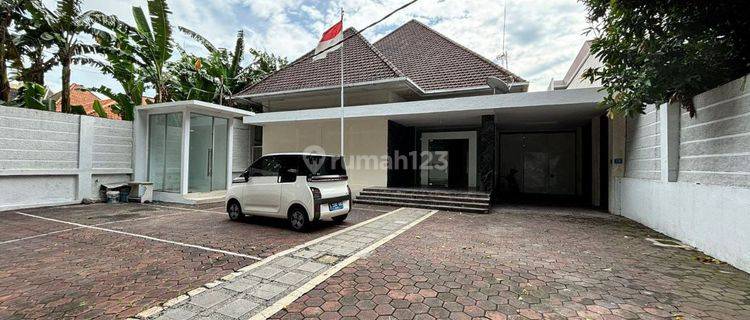 Disewakan Rumah Usaha Raya Darmo Surabaya Pusat . 1