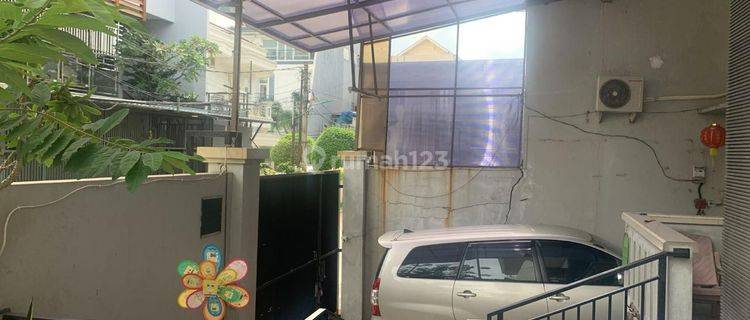 Dijual Rumah 2 1/4 Lantai di Pluit Permai, Jakarta Utara 1