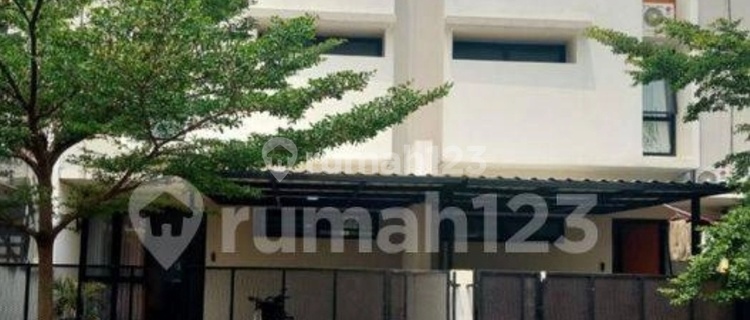 Termurah Rumah 2 Lantai Cantik di Candi Gardens Sawangan Depok. Murah . Selangkah ke The Park Mall, Indogrosir, Farmers Market, Hy Fresh Swalayan, Solaria, Kfc, Starbuck, Rs Brawijaya, Rs Mitra Keluarga, Tollgate Pamulang - Bandara Soeta/Depok. Toll Gate 1