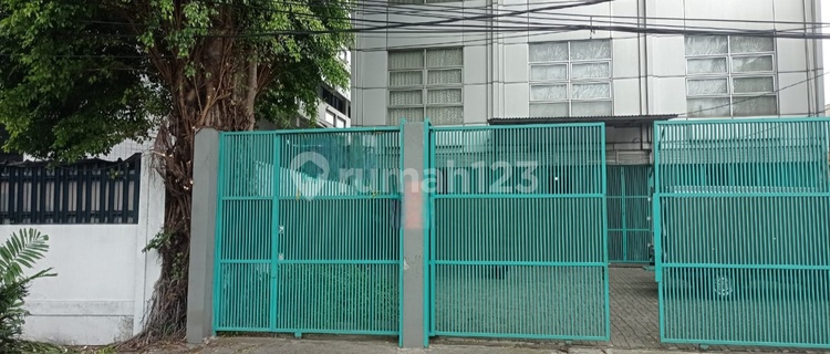 4-story shophouse 4.5x15 68m Palmerah West Jakarta 1