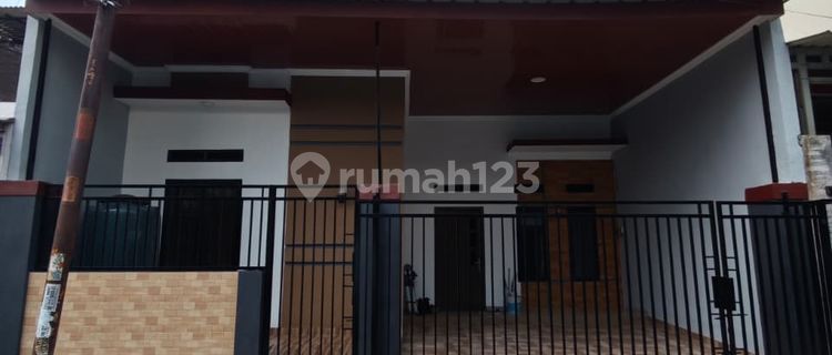 A 94m² ready-to-occupy house with 2 bedrooms in Harapan Jaya, North Bekasi. 1