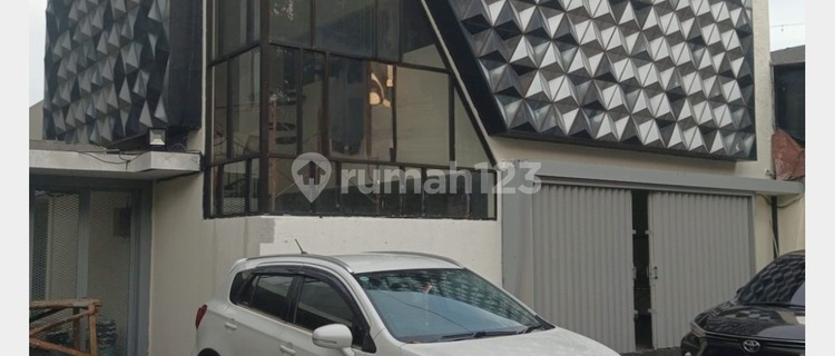 Gedung 2lantai luas 20x30 600m Kebayoran Baru Jakarta Selatan 1