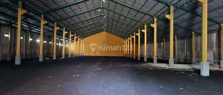 Spacious warehouse and office ready for use at By Pass Ida Bagus Mantra 1