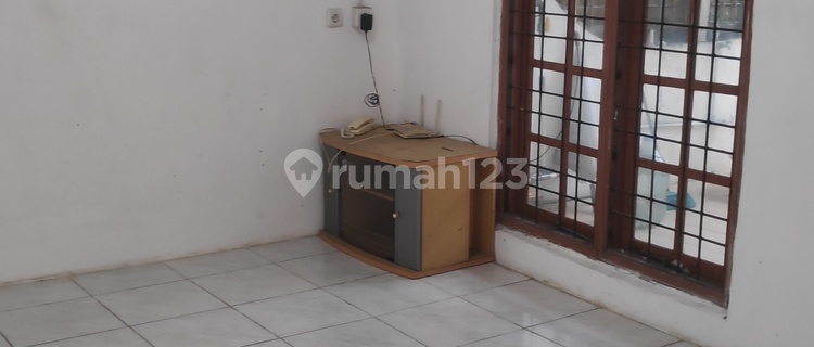 Di Sewa Rumah Strategis Jakarta Barat 1