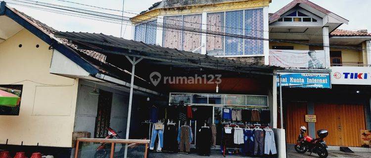 Ruko Pinggir Jalan Lokasi Strategis  di Mutihan, Laweyan 70 m² 1