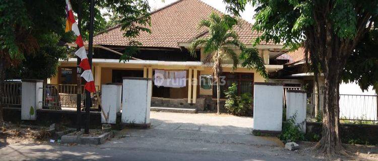 Rumah Lahan Luas Pinggir Jalan Raya Sondakan Cocok Untuk Hotel 1