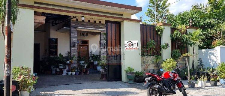 Rumah mewah di tepi jalan utama sumber banjarsari Solo kota 1