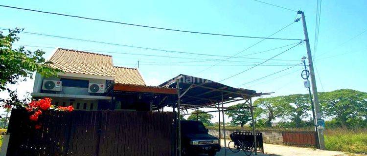 Rumah second di perumahan paling depan strategis di manang 1