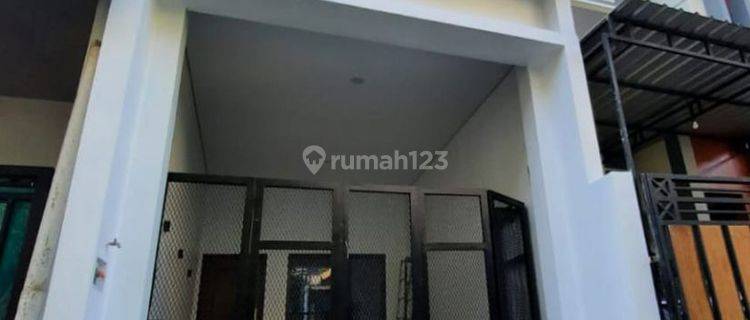 Rumah 2 Lantai murah di sekip kadipiro banjarsari Solo 1