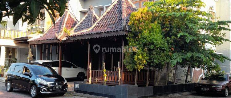 Rumah cantik 2 Lantai di perumahan cluster paulan colomadu 1