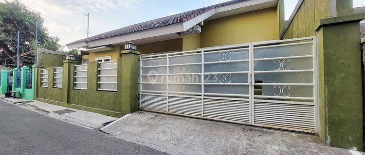 Rumah cantik mewah full furnish di Mangkubumen Banjarsari Solo 1