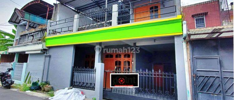 Rumah mewah 2 Lantai di perumahan Baturan fajar indah 1