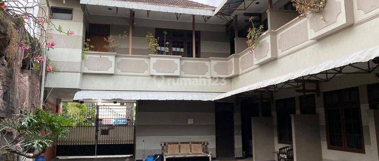Hotel 2 Lantai pinggir jalan raya lokasi strategis di manahan 1