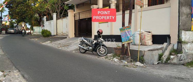 Rumah mewah akses jalan lebar lahan luas di Nusukan Solo 1