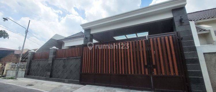 Rumah Mewah Ready Stok Di Sumber Banjarsari Solo  1