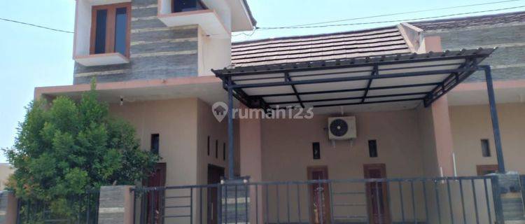 Rumah Cantik Full Furnish Di Perumahan Cluster Colomadu 1