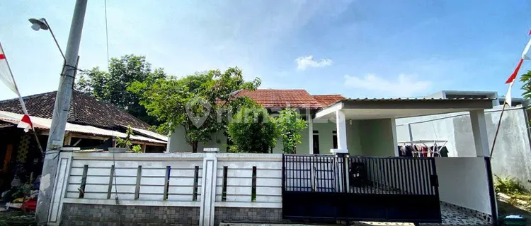 Rumah Cantik di Solo Baru Area Bonus Furnish 1