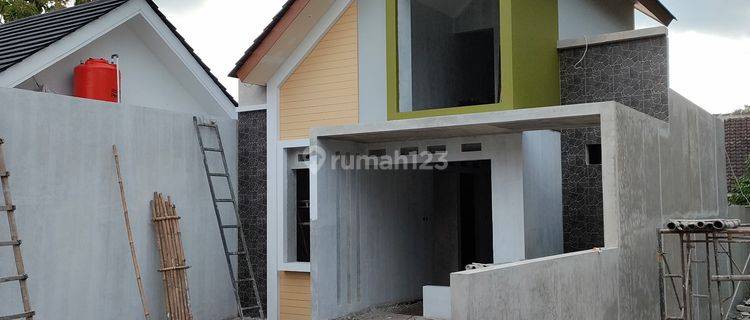 Rumah lantai 2 scandinavian di barat jl palagan km 14 atau barat uii jakal 1