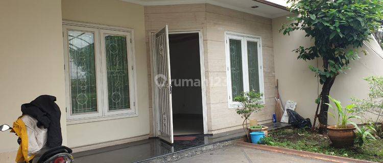 Rumah Mewah 2 Lantai Puri Kembangan 1