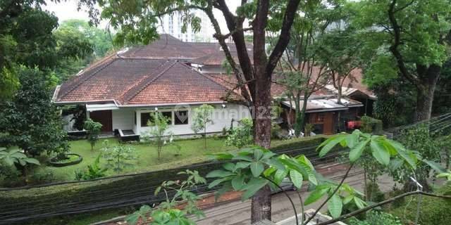 Rumah Lama Mewah Terawat Sayap Dago Bandung 1