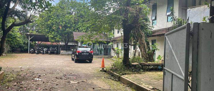 Gedung Kantor, Halaman Luas Letak Strategis, Pinggir Jalan Raya 1