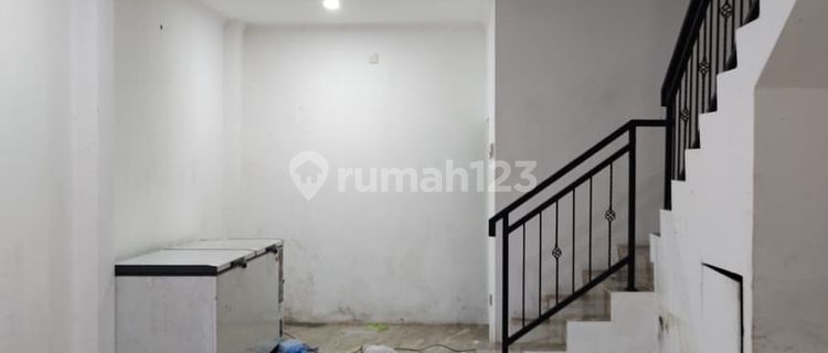 Disewa Ruko 3 Lantai di Jombang Tangerang Selatan 1