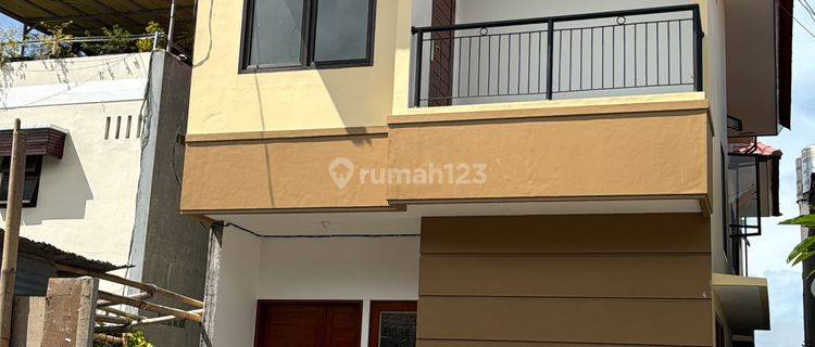 Brand New 3 Bedroom House In Central Renon 1