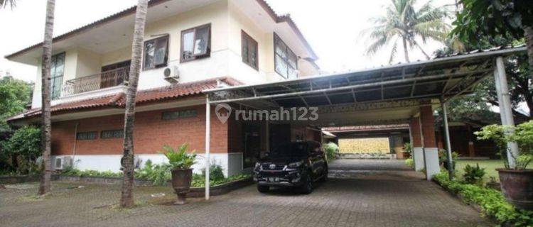 Rumah Taman luas di Pancoran Jaksel cocok bangun town house, harga menarik dan bisa nego, lokasi premium  1