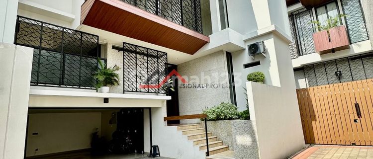 Rumah Siap Huni Modern Minimalis Semi Furnish Di Kemang, Jakarta Selatan. 1