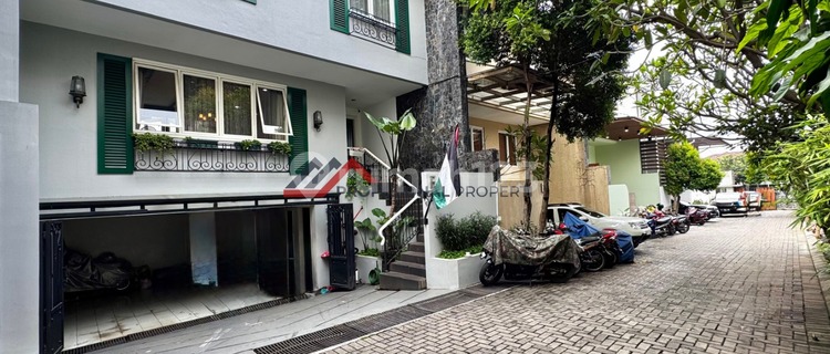 Rumah Kemang Gaya American Classic House Jakarta Selatan 1