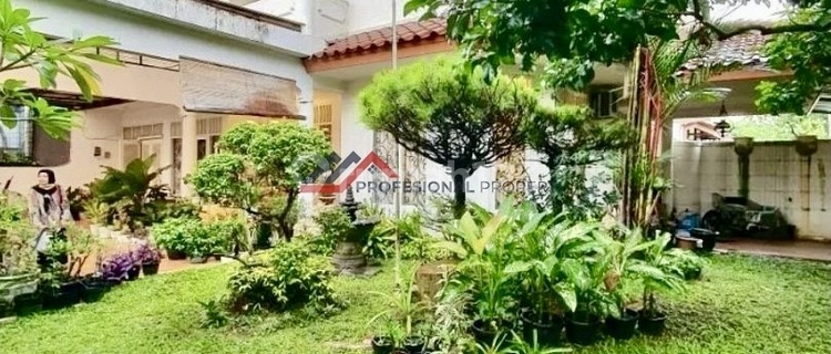 Rumah Siap Huni Dilegkapi Kolam Renang Posisi Hook Area Lebak Bulus, Jakarta Selatan 1