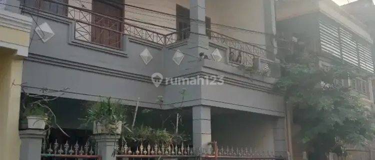 Rumah 3 Lantai Bagus Unfurnished SHM di Dijual Rumah Jambangan Kebon Agung Surabaya, Surabaya 1