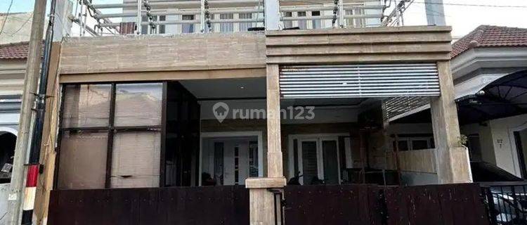 Rumah 3 Lantai Bagus Unfurnished SHM di Dijual Rumah Pantai Mentari Surabaya Harga Miring , Surabaya Dekat Dengan Pantai Ria Kenjeran,jalan Raya Kenjeran,babatan Pantai,sutorejo,mulyosari,,pakuwon City Mall,perumahan Pakuwon City,east Coast Pusat Kuliner 1