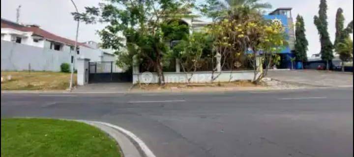 Rumah Kontrakan 2 Lantai Bagus Unfurnished SHM di Disewakan Rumah Raya Citraland Surabaya, Surabaya 1