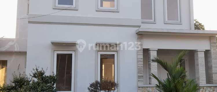 Nice House Cinere Depok Naman Street 1