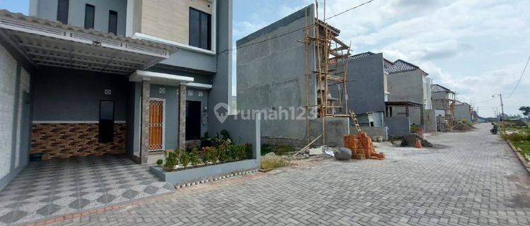 Perumahan Cluster 2 Lantai Grand Madina Balepadi ±2 menit solobaru 1