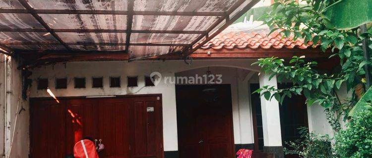 Rumah Terawat Di Area Menteng Harga Menarik Jarang Ada 1