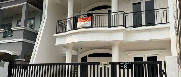 Dijual Rumah Mewah Semi Furnished SHM di Pantai Indah Kapuk 1