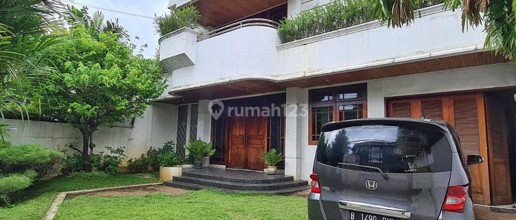 Rumah mewah ring satu di Menteng Jakarta Pusat  1