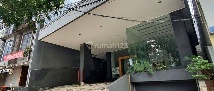 Gedung baru siap pakai 8 lantai plus basement Sudirman  1