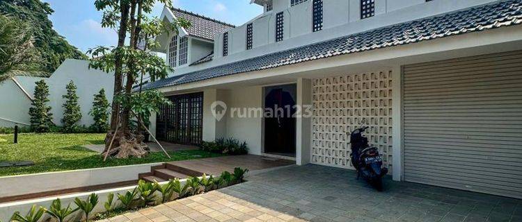 RUMAH FULL RENOVATED SIMPRUG GOLF , JAKARTA SELATAN  1