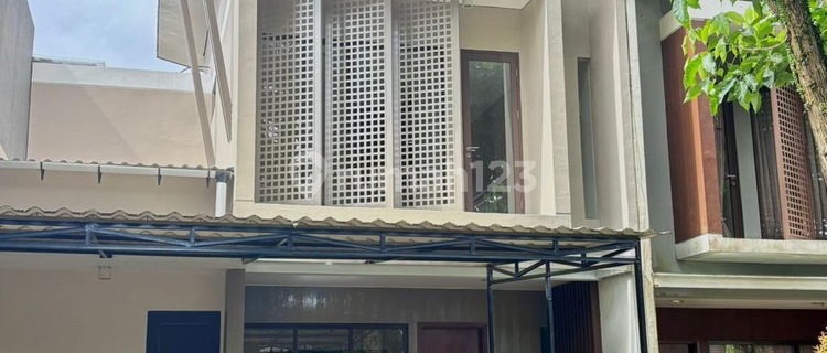 Rumah Cluster De Naara De Park - BSD City 1