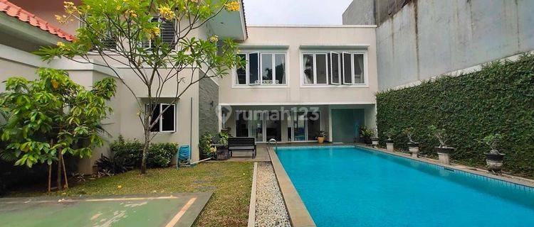 Rumah Mewah Ber fasilitas Pribadi di Puspita Loka Bsd City 1