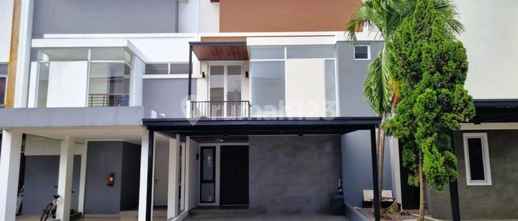 Beautiful Strategic House at The Icon Cosmo BSD City 1