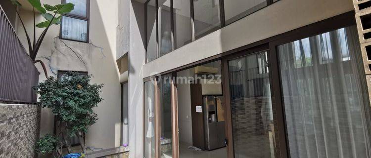 Rumah Semi Furnish Mewah Exclusive Brassia De Park BSD 1