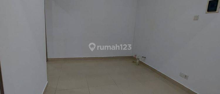Kios Hook Unfurnished Apartemen Madison Park Mall Central Park 1