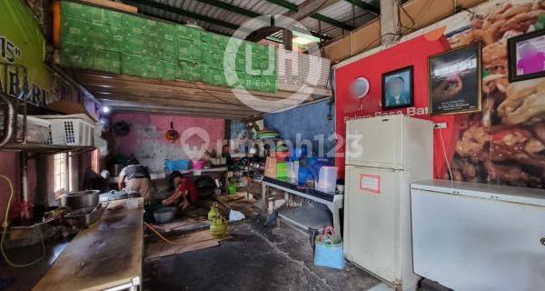 Ex-food stall building on Badak Street 1