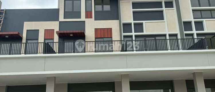 Ruko  Melody siap huni utk di sewa kan . Lokasi super strategis Ruko 1